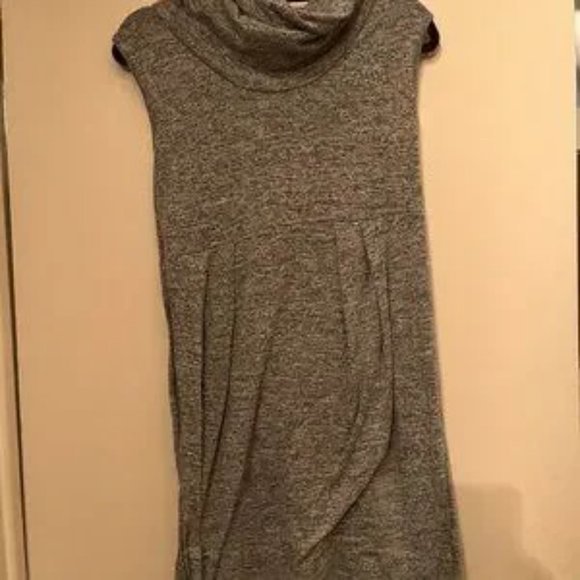 Ripe Maternity Dress – Size Medium – Barely- Worn - Gray and White - Picture 4 of 5